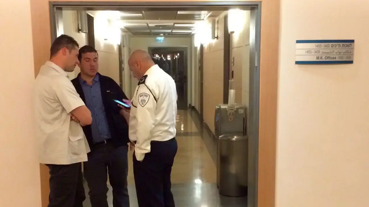 לשכתו הפרלמנטרית של ח"כ באסל גטאס, הכנסת. 25 בדצמבר 2016 לשכתו הפרלמנטרית של ח"כ באסל גטאס, הכנסת. 25 בדצמבר 2016