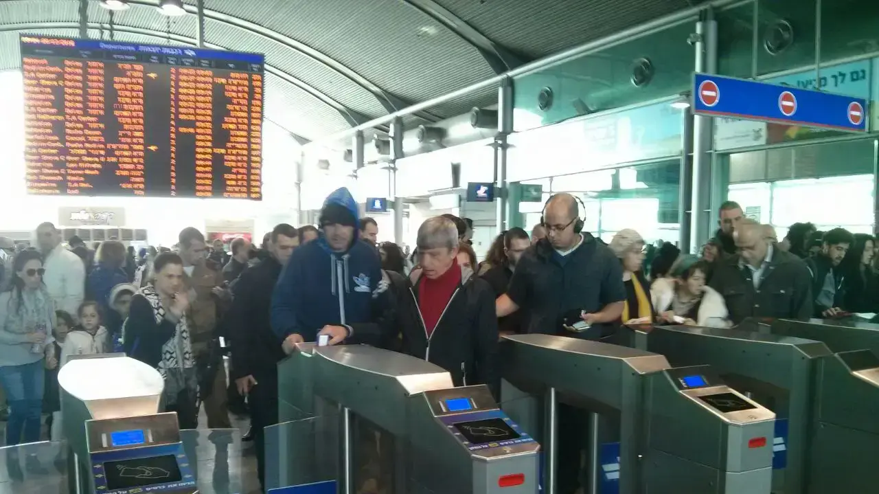תחנת רכבת ההגנה, תל אביב. 26 בדצמבר 2016 תחנת רכבת ההגנה, תל אביב. 26 בדצמבר 2016