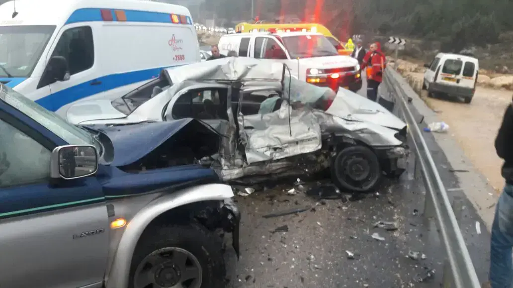 תאונת דרכים בין שורשים ליובלים בין רכב פרטי למשאית, 26 בדצמבר 2016