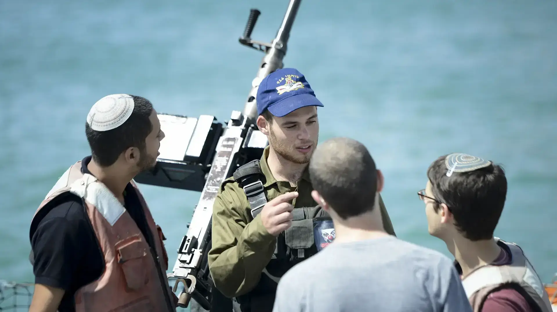 הפגישה של נערים בני ישיבות עם חיילים בפלגה 916 בחיל הים. דצמבר 2016