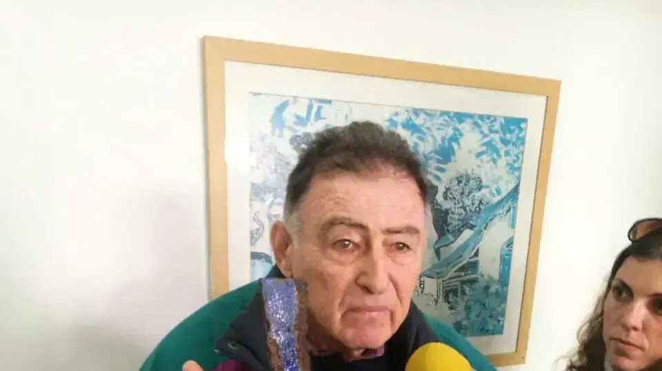 יואל רונן, אביו של אלון רונן בגזר דין לנאשמים בגרימת מותו ברשלנות של התלמיד אלון רונן ז"ל בבי"ס אביב בת"א, בימ"ש השלום ת"א. דצמבר 2016 יואל רונן, אביו של אלון רונן בגזר דין לנאשמים בגרימת מותו ברשלנות של התלמיד אלון רונן ז"ל בבי"ס אביב בת"א, בימ"ש השלום ת"א. דצמבר 2016