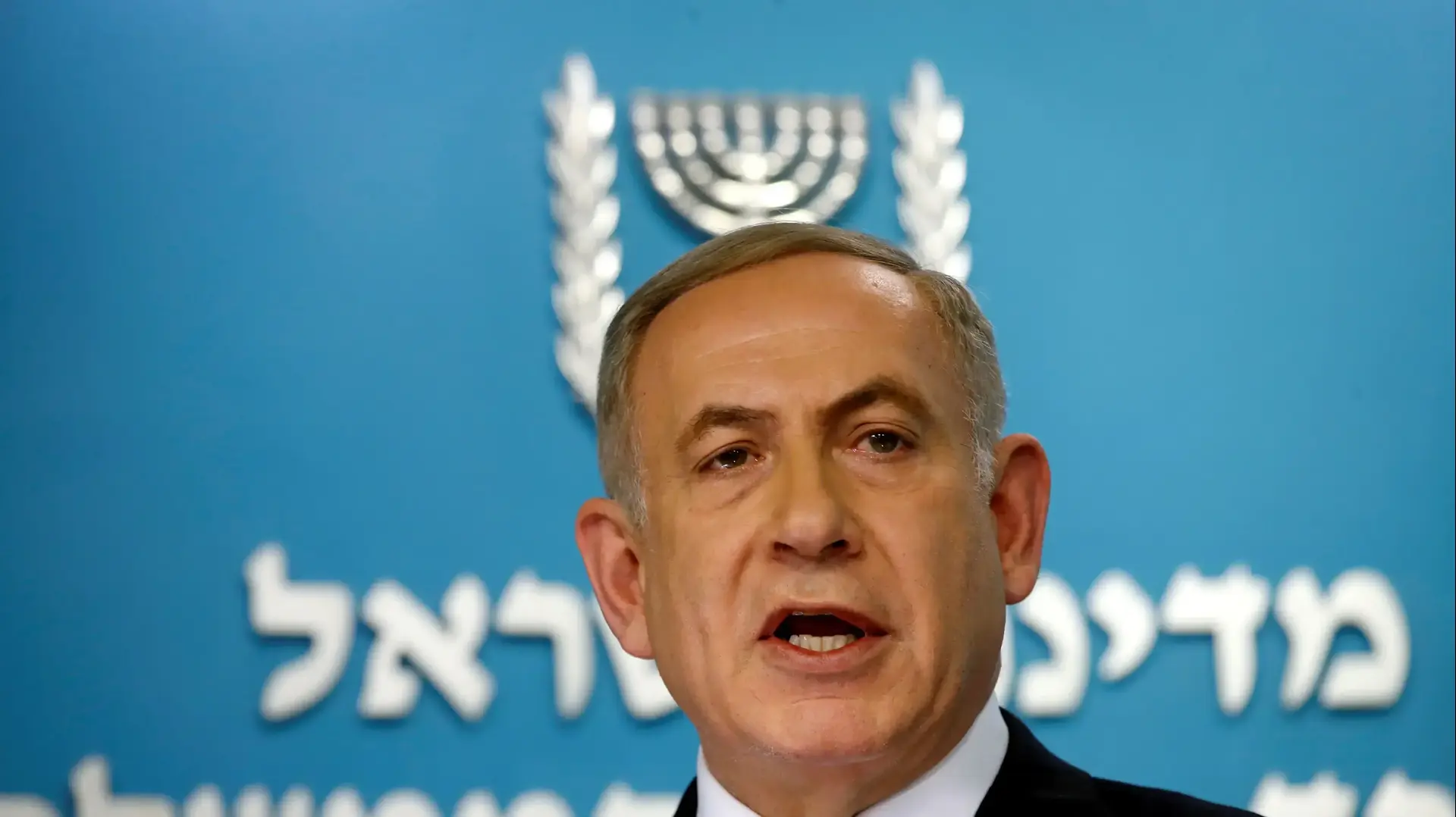ראש הממשלה בנימין נתניהו נותן הצהרה לאחר נאומו של מזכיר המדינה של ארה"ב ג'ון קרי, 28 בדצמבר 2016 ראש הממשלה בנימין נתניהו נותן הצהרה לאחר נאומו של מזכיר המדינה של ארה"ב ג'ון קרי, 28 בדצמבר 2016