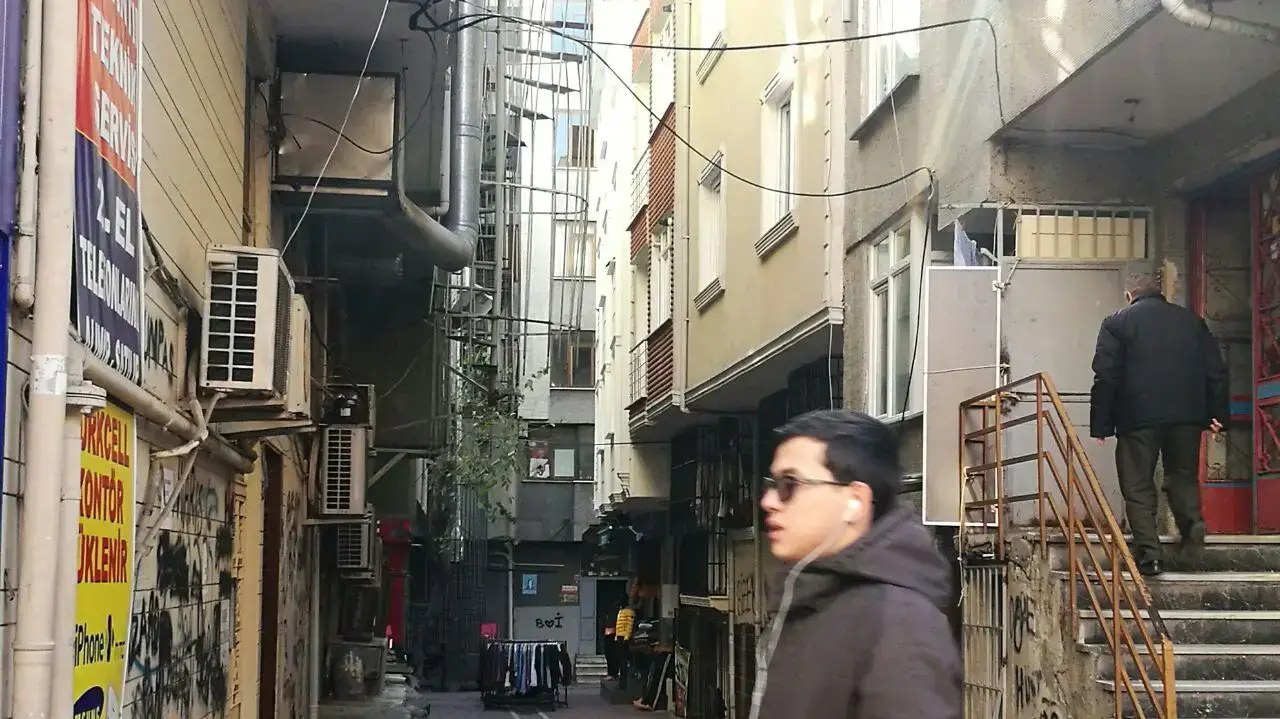 שכונת זייטנבורנו, ממנה יצא המחבל מפיגוע הירי באיסטנבול, טורקיה. ינואר 2017 שכונת זייטנבורנו, ממנה יצא המחבל מפיגוע הירי באיסטנבול, טורקיה. ינואר 2017