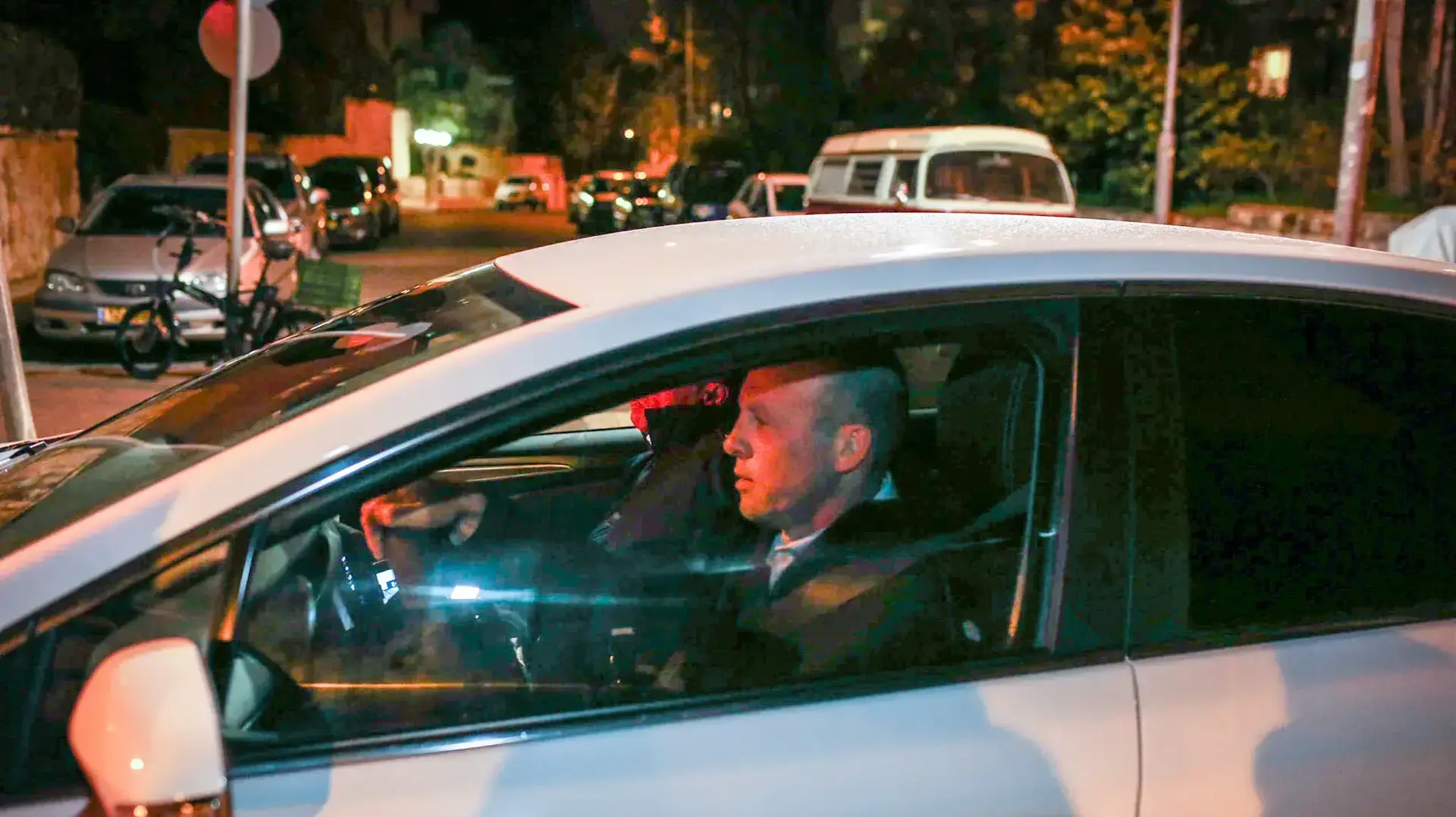 רכב החוקרים נכנס למעון רה"מ, ירושלים. 2 בינואר 2017 רכב החוקרים נכנס למעון רה"מ, ירושלים. 2 בינואר 2017