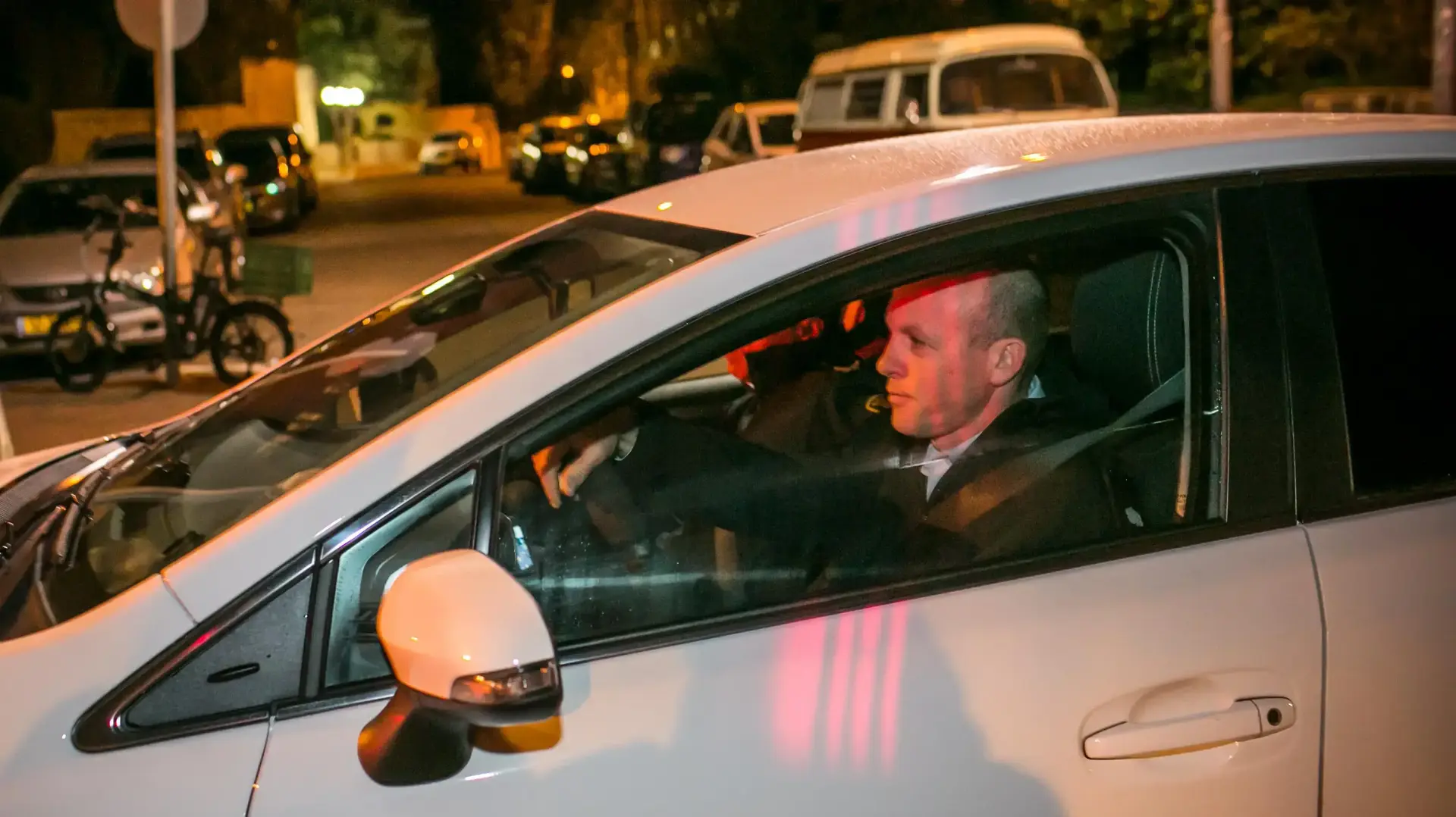 רכב החוקרים נכנס למעון רה"מ, ירושלים. 2 בינואר 2017 רכב החוקרים נכנס למעון רה"מ, ירושלים. 2 בינואר 2017