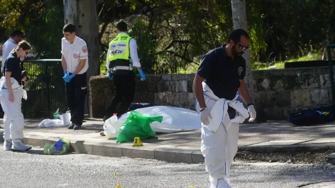 זירת הירי ברחוב הגיבורים בחיפה, 3 בינואר 2017 זירת הירי ברחוב הגיבורים בחיפה, 3 בינואר 2017