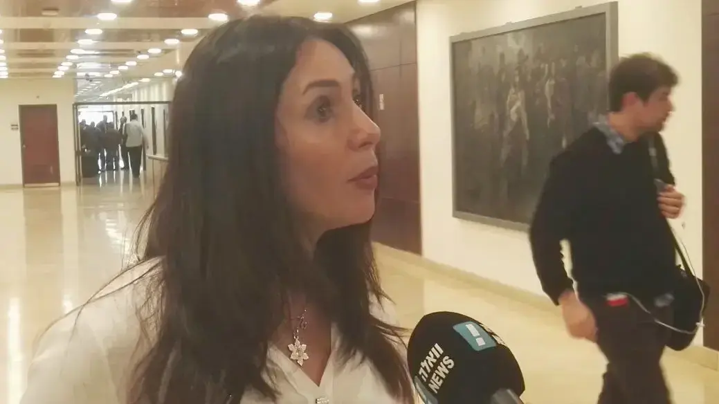 מירי רגב בעת הכרעת דינו של החייל אלאור אזריה, כנסת ינואר 2017 מירי רגב בעת הכרעת דינו של החייל אלאור אזריה, כנסת ינואר 2017