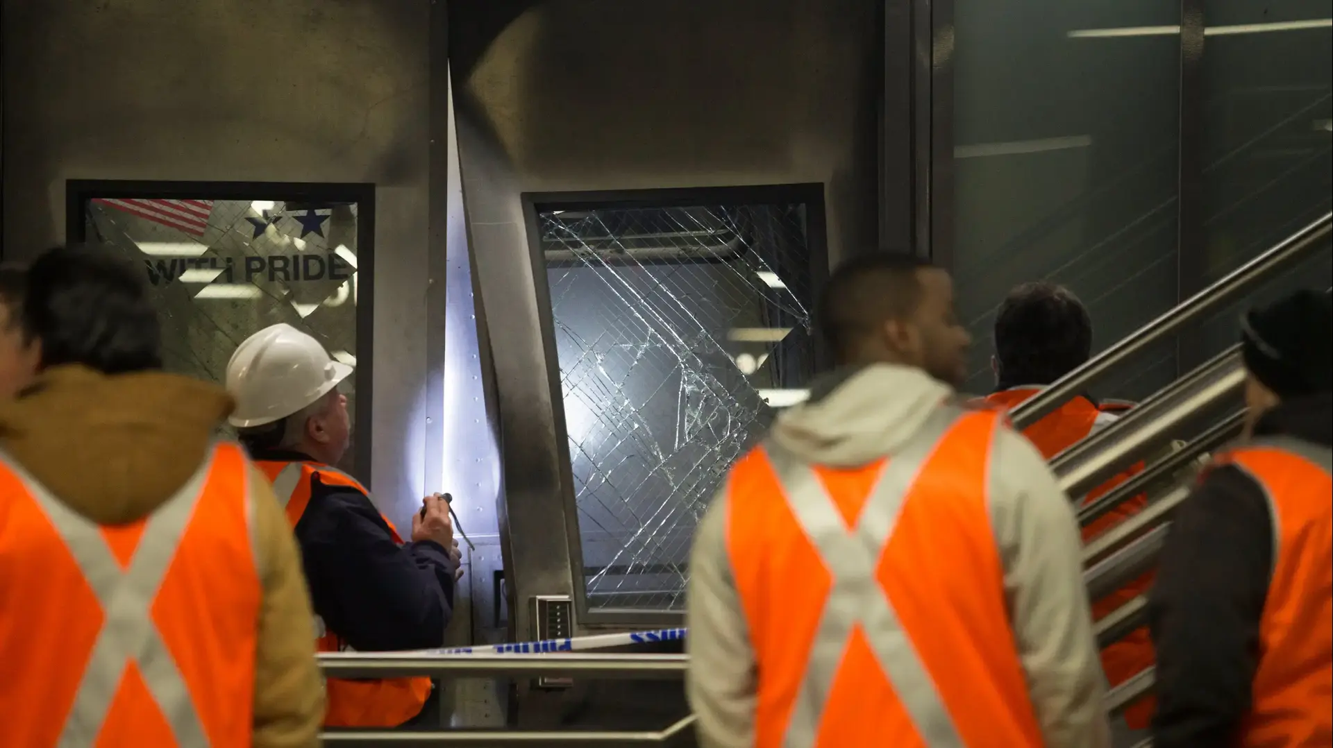 נושא: רכבת סטתה מהמסילה בתחנת ברוקלין בניו יורק , ארצות הברית 04 ינואר 2017 נושא: רכבת סטתה מהמסילה בתחנת ברוקלין בניו יורק , ארצות הברית 04 ינואר 2017