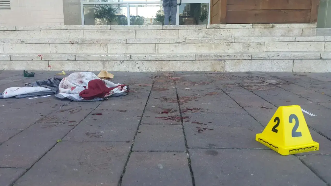 יהודי דקר ופצע ערבי קל עד בינוני ברחוב העצמאות באשדוד, 5 בינואר 2017 יהודי דקר ופצע ערבי קל עד בינוני ברחוב העצמאות באשדוד, 5 בינואר 2017