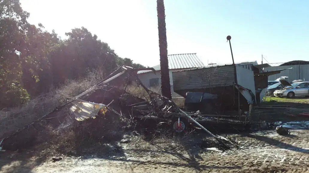 שניים נפצעו באורח קשה בהתרסקות מטוס קל בשרון שניים נפצעו באורח קשה בהתרסקות מטוס קל בשרון