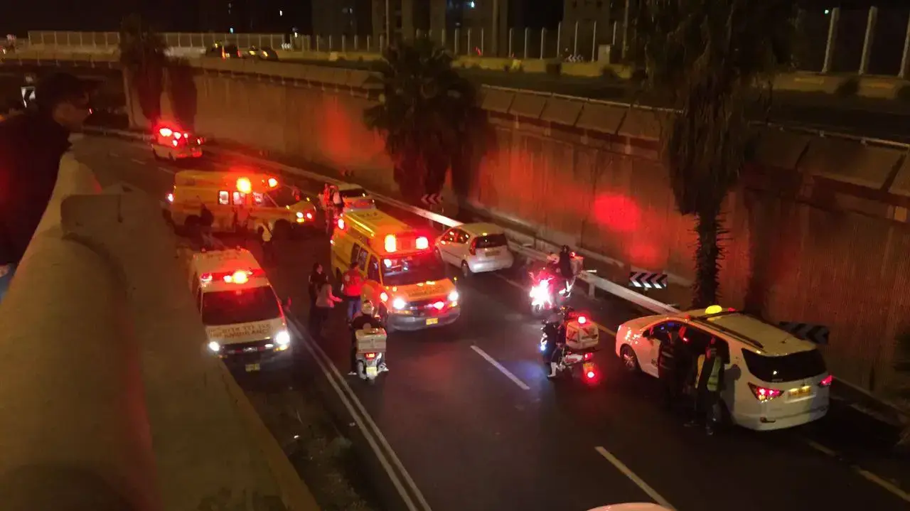 תאונת דרכים בכביש 471 בסמוך לקריית אונו, ינואר 2017 תאונת דרכים בכביש 471 בסמוך לקריית אונו, ינואר 2017
