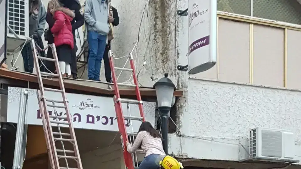 שריפה שמלון מצודה בצפת הבוקר, 8 בינואר 2016 שריפה שמלון מצודה בצפת הבוקר, 8 בינואר 2016