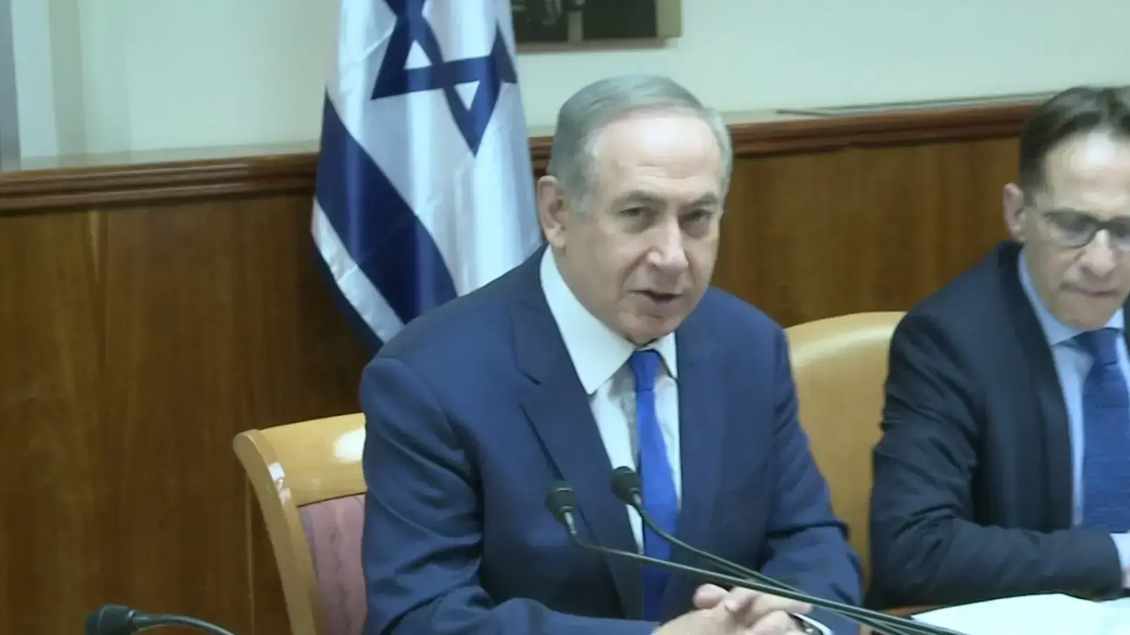 ראש הממשלה בנימין נתניהו בישיבת הממשלה, 8 בינואר 2017 ראש הממשלה בנימין נתניהו בישיבת הממשלה, 8 בינואר 2017