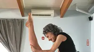 טאו פורצ'ון לינץ' המורה המבוגרת ביותר בעולם ליוגה בת 98 טאו פורצ'ון לינץ' המורה המבוגרת ביותר בעולם ליוגה בת 98