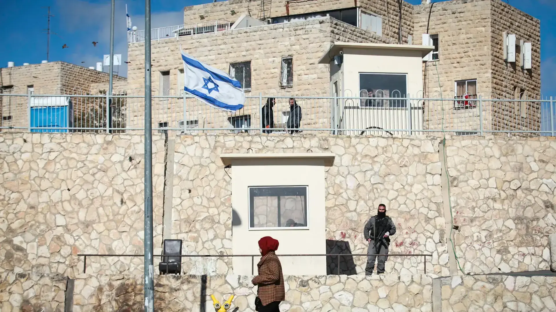 לאחר פיגוע הדריסה בארמון הנציב בירושלים, שכונת ג'בל מוכבר. ינואר 2016 לאחר פיגוע הדריסה בארמון הנציב בירושלים, שכונת ג'בל מוכבר. ינואר 2016