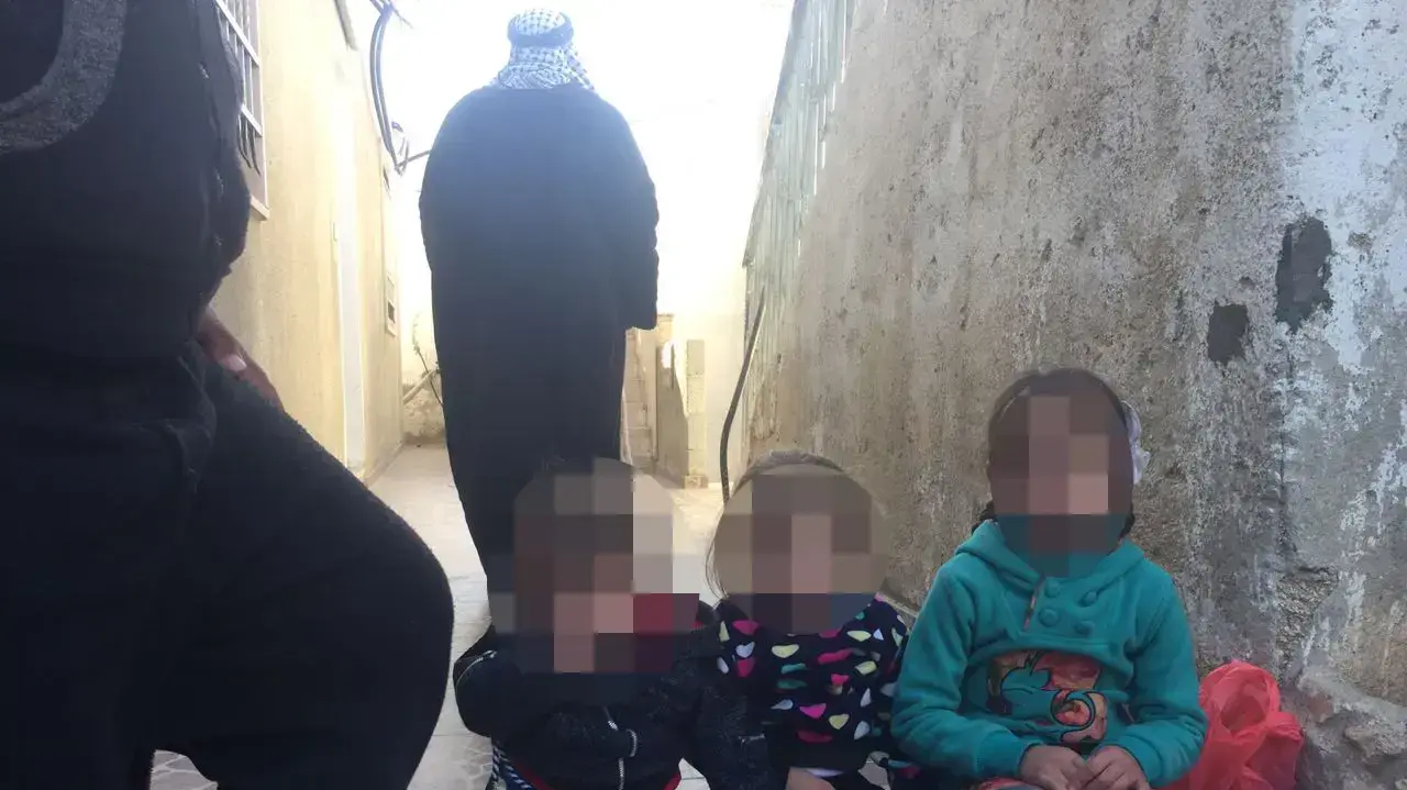 אביו ואחיו של המחבל מפיגוע הדריסה בטיילת ארמון הנציב בירושלים, 10בשכונת ג'בל מוכבר, בינואר 2017 אביו ואחיו של המחבל מפיגוע הדריסה בטיילת ארמון הנציב בירושלים, 10בשכונת ג'בל מוכבר, בינואר 2017