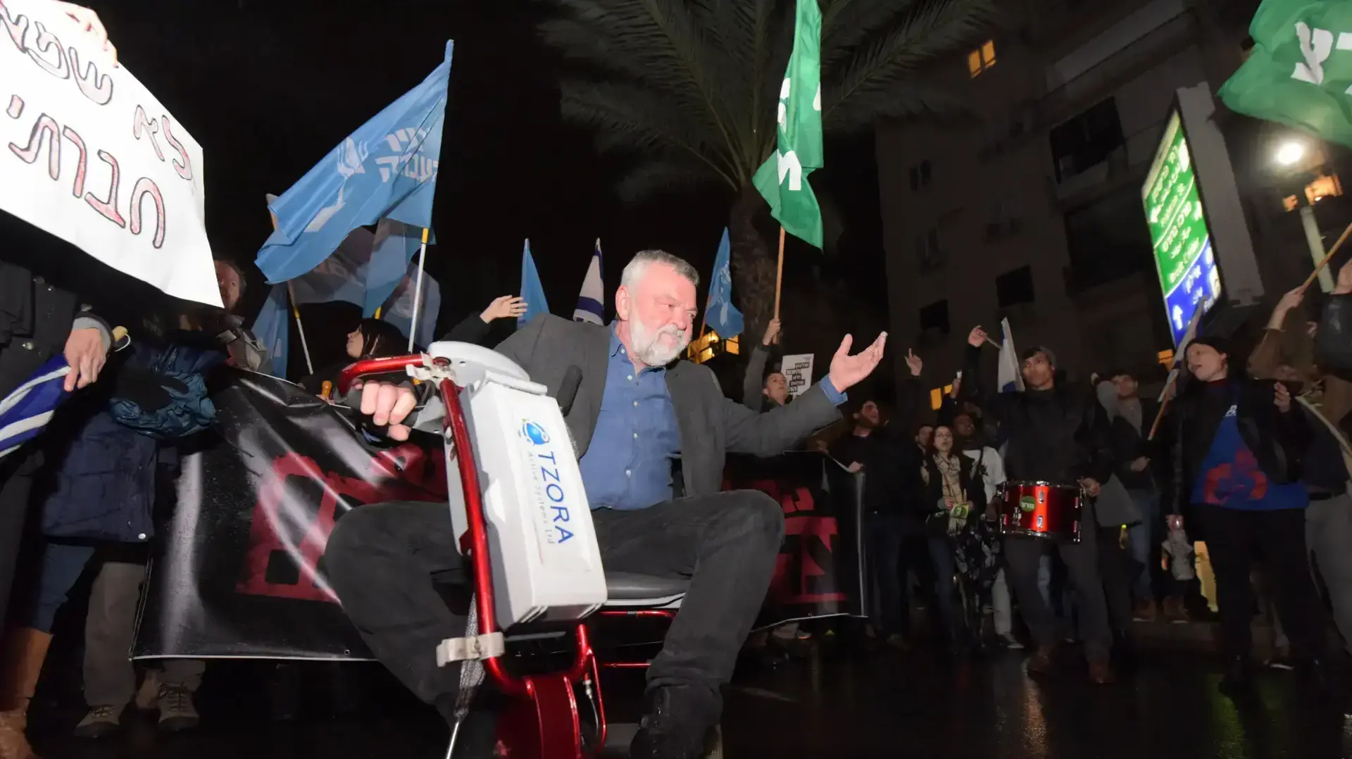 הפגנה בתל אביב בעניין ראש הממשלה בנימין נתניהו 14 ינואר 2017 הפגנה בתל אביב בעניין ראש הממשלה בנימין נתניהו 14 ינואר 2017