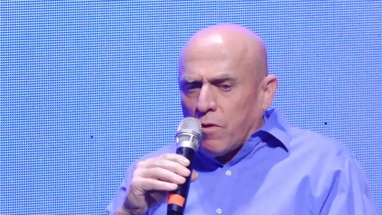 גיא פינס מראיין את יוסי ורשבסקי בכנס דוקו של ערוץ 10 , 15.1.2017 גיא פינס מראיין את יוסי ורשבסקי בכנס דוקו של ערוץ 10 , 15.1.2017