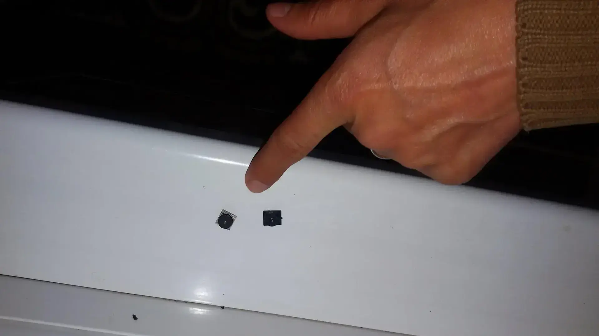 מצלמות שהוטמנו לכאורה על ידי כוחות צה"ל, כפר תקוע, בית לחם, 15 בינואר 2017 מצלמות שהוטמנו לכאורה על ידי כוחות צה"ל, כפר תקוע, בית לחם, 15 בינואר 2017