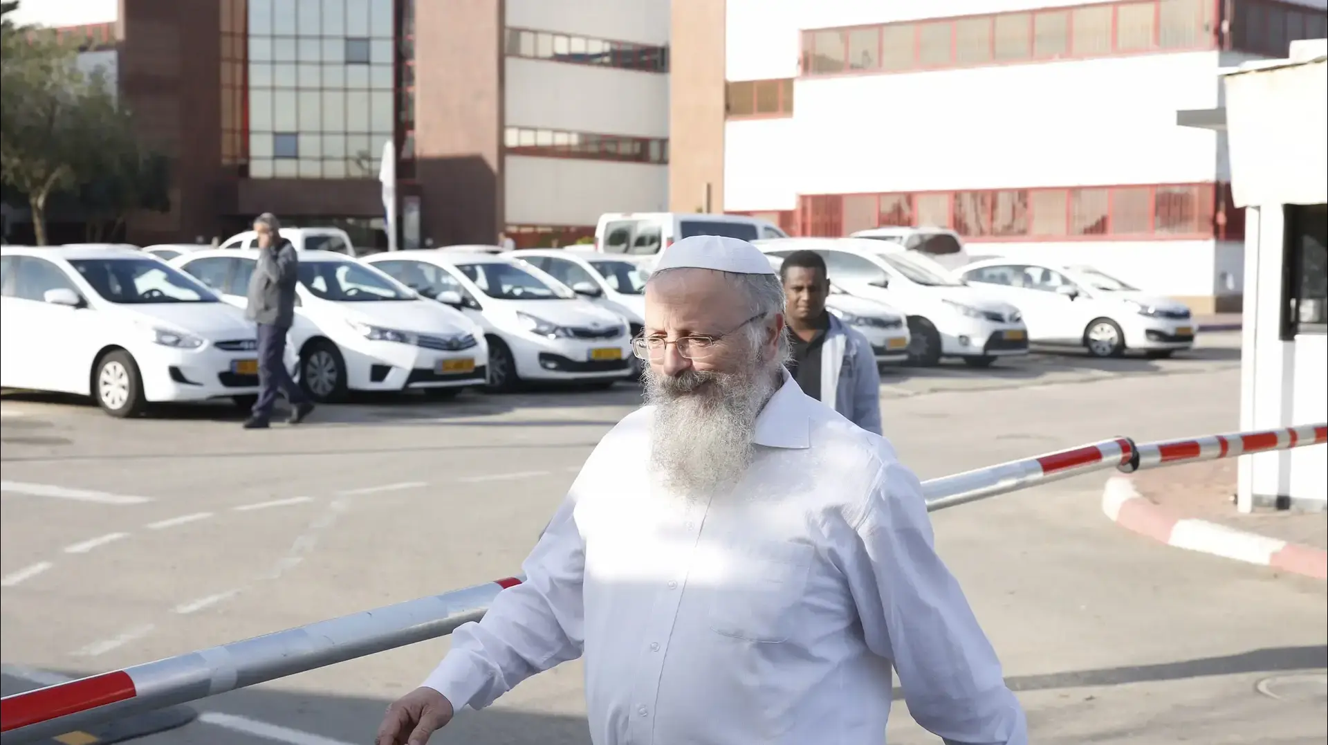 הרב שמואל אליהו, רב העיר צפת. משרדי להב 433 16 בינואר 2017 הרב שמואל אליהו, רב העיר צפת. משרדי להב 433 16 בינואר 2017