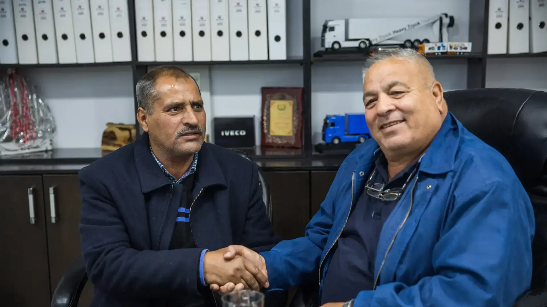 מוחמד אל-קרנאווי חבר מועצת עיריית רהט ואחמד נסאסרה סגן ראש עיריית רהט מוחמד אל-קרנאווי חבר מועצת עיריית רהט ואחמד נסאסרה סגן ראש עיריית רהט