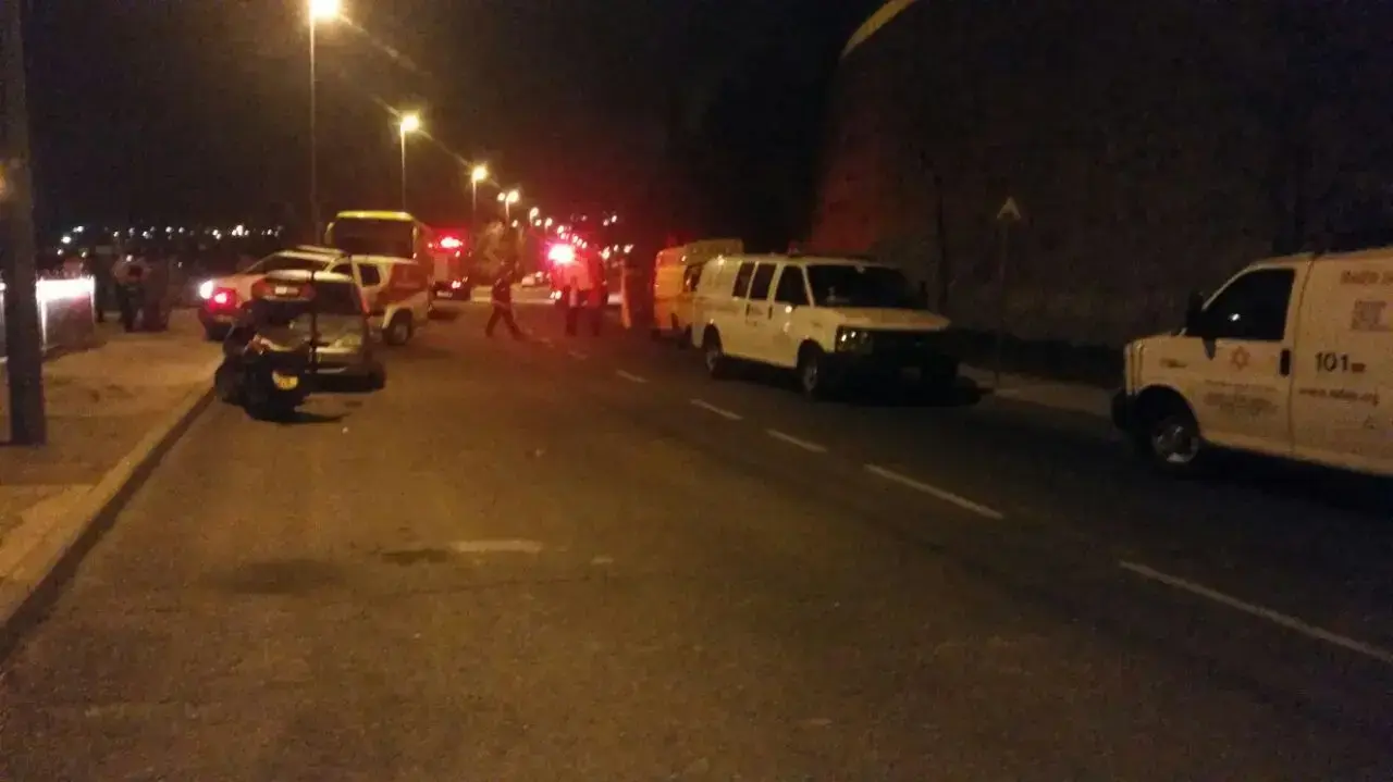 שישה פצועים קשה ובינוני בשריפה בבית בשכונת רמות בירושלים שישה פצועים קשה ובינוני בשריפה בבית בשכונת רמות בירושלים