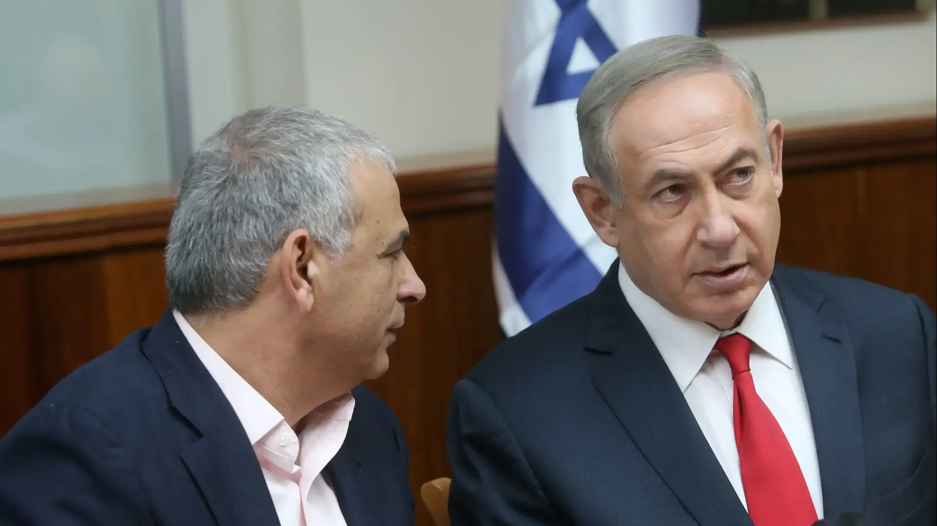 ראש הממשלה בנימין נתניהו ושר האוצר משה כחלון, ישיבת ממשלה, 22 בינואר 2017