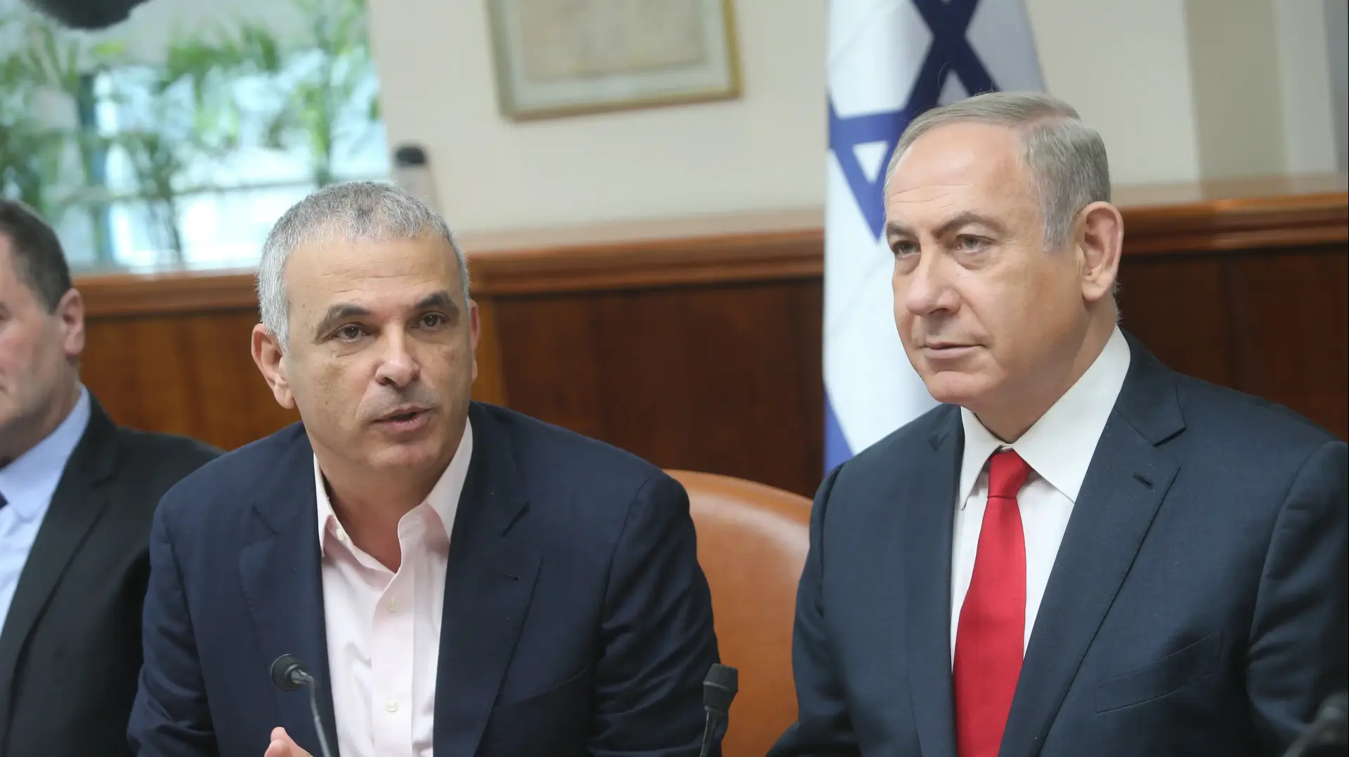 ראש הממשלה בנימין נתניהו ושר האוצר משה כחלון, ישיבת ממשלה, 22 בינואר 2017 ראש הממשלה בנימין נתניהו ושר האוצר משה כחלון, ישיבת ממשלה, 22 בינואר 2017
