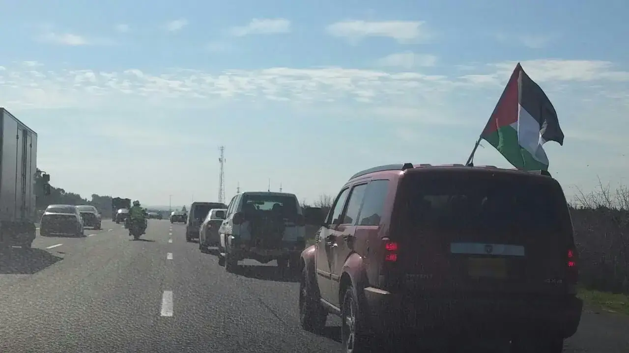 שיירה של התנועה האיסלאמית במחאה על הריסת הבתים באום אל חיראן ובקלנסווה, שיבושי תנועה בכביש 6. ינואר 2017 שיירה של התנועה האיסלאמית במחאה על הריסת הבתים באום אל חיראן ובקלנסווה, שיבושי תנועה בכביש 6. ינואר 2017