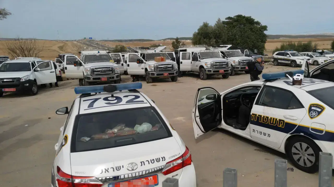 משטרה בסביבת מקום קבורת יעקוב אבו אל-קיעאן, 24 בינואר 2017 משטרה בסביבת מקום קבורת יעקוב אבו אל-קיעאן, 24 בינואר 2017