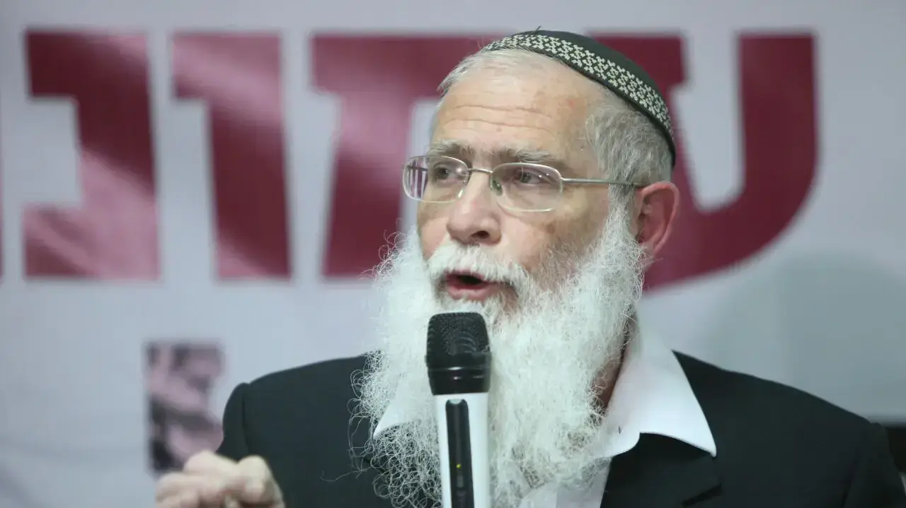 הרב אליקים לבנון במסיבת עיתונאים על המאבק נגד פינוי עמונה, 24 בינואר 2017 הרב אליקים לבנון במסיבת עיתונאים על המאבק נגד פינוי עמונה, 24 בינואר 2017