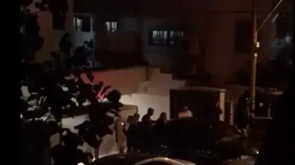 ראש הממשלה בנימין נתניהו נכנס לבית פרקליטו יהודה ויינרוט בבני ברק, 24 בינואר 2017
