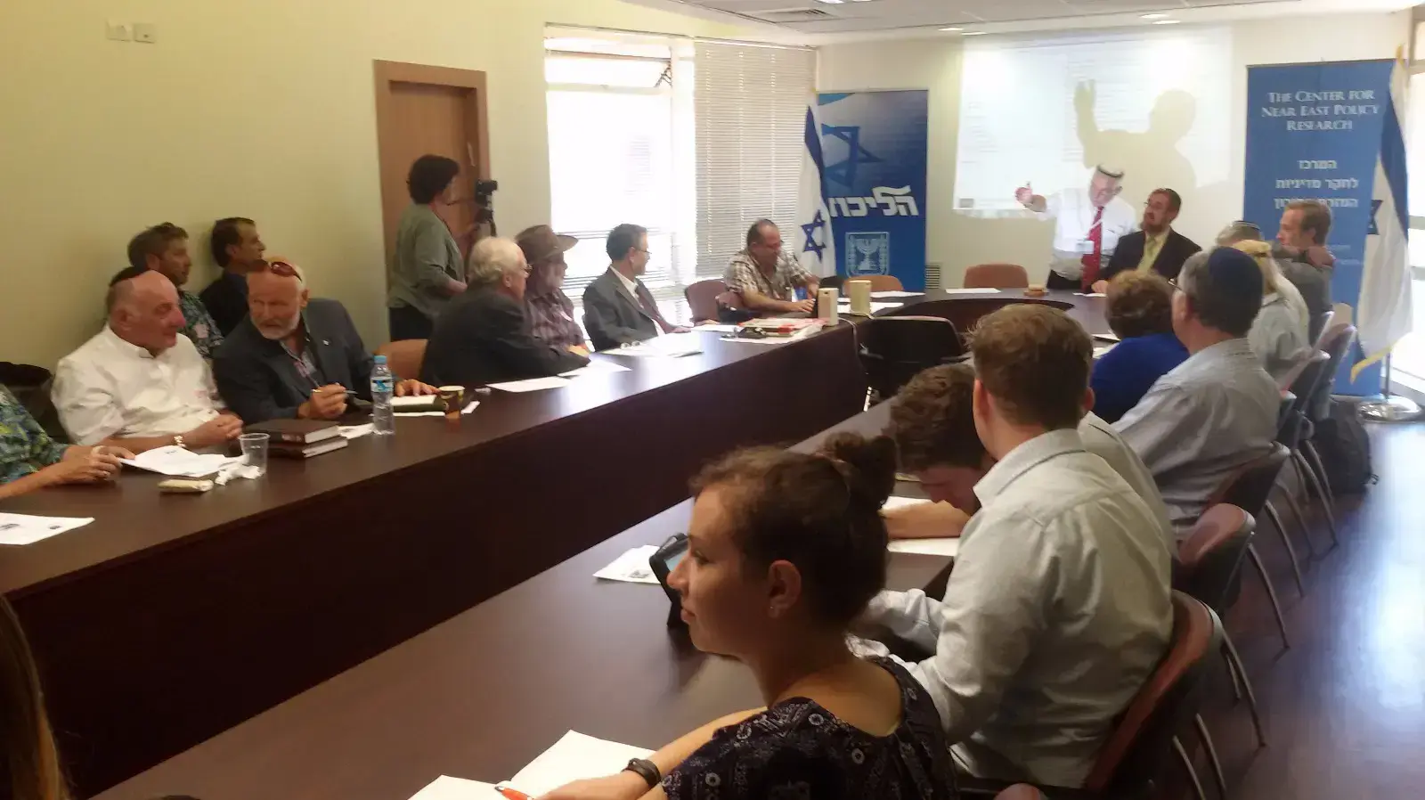 נושא: ח"כ יהודה גליק ודוד בדין בתדרוך המרכז לחקר מדיניות המזרח התיכון, יולי 2016