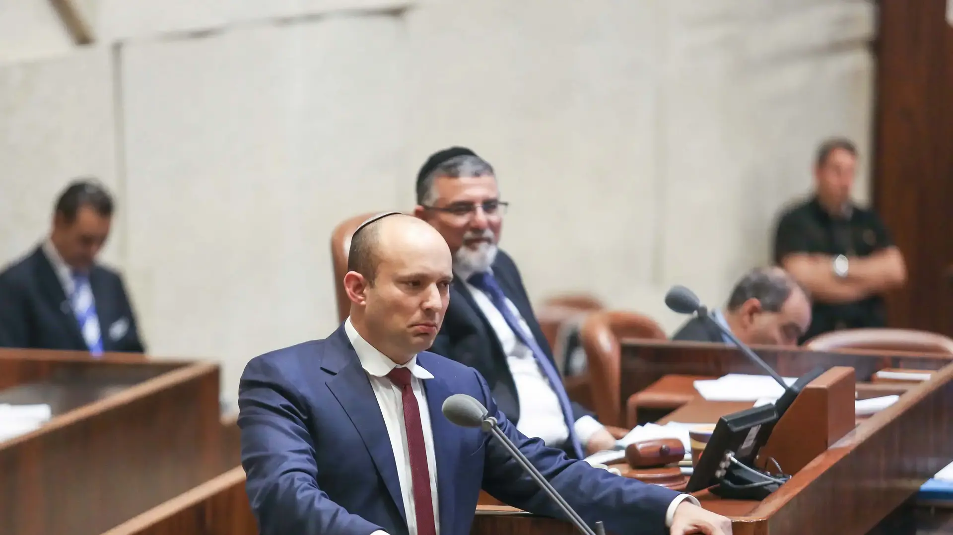 שר החינוך נפתלי בנט במליאת הכנסת, 25 בינואר 2017 שר החינוך נפתלי בנט במליאת הכנסת, 25 בינואר 2017