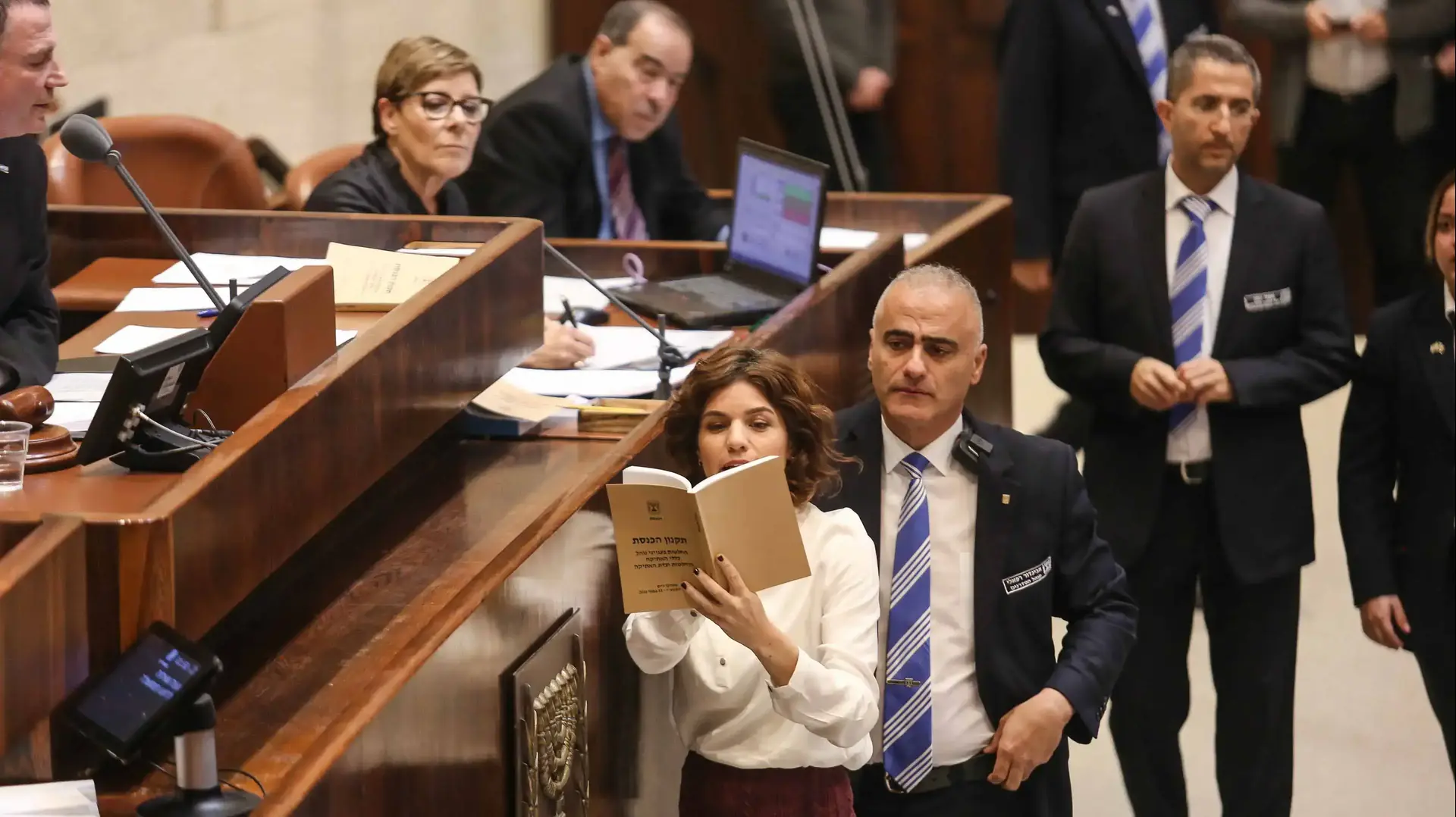 חברת הכנסת תמר זנדברג במליאת הכנסת, 25 בינואר 2017 חברת הכנסת תמר זנדברג במליאת הכנסת, 25 בינואר 2017