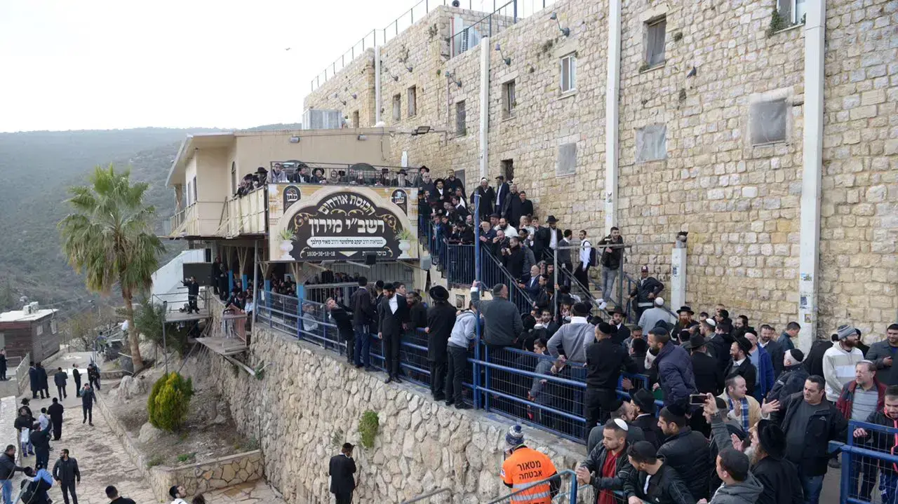 הרב יאשיהו פינטו בהר מירון לאחר שחרורו מהכלא היום, צפת. 25 בינואר 2017 הרב יאשיהו פינטו בהר מירון לאחר שחרורו מהכלא היום, צפת. 25 בינואר 2017
