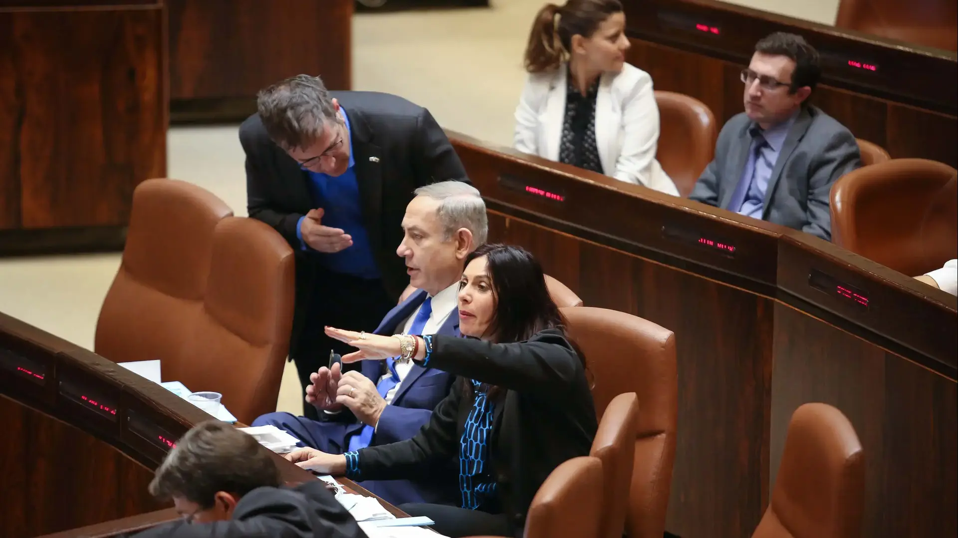השרה מירי רגב וראש הממשלה בנימין נתניהו , הכנסת 25 בינואר 2017 השרה מירי רגב וראש הממשלה בנימין נתניהו , הכנסת 25 בינואר 2017
