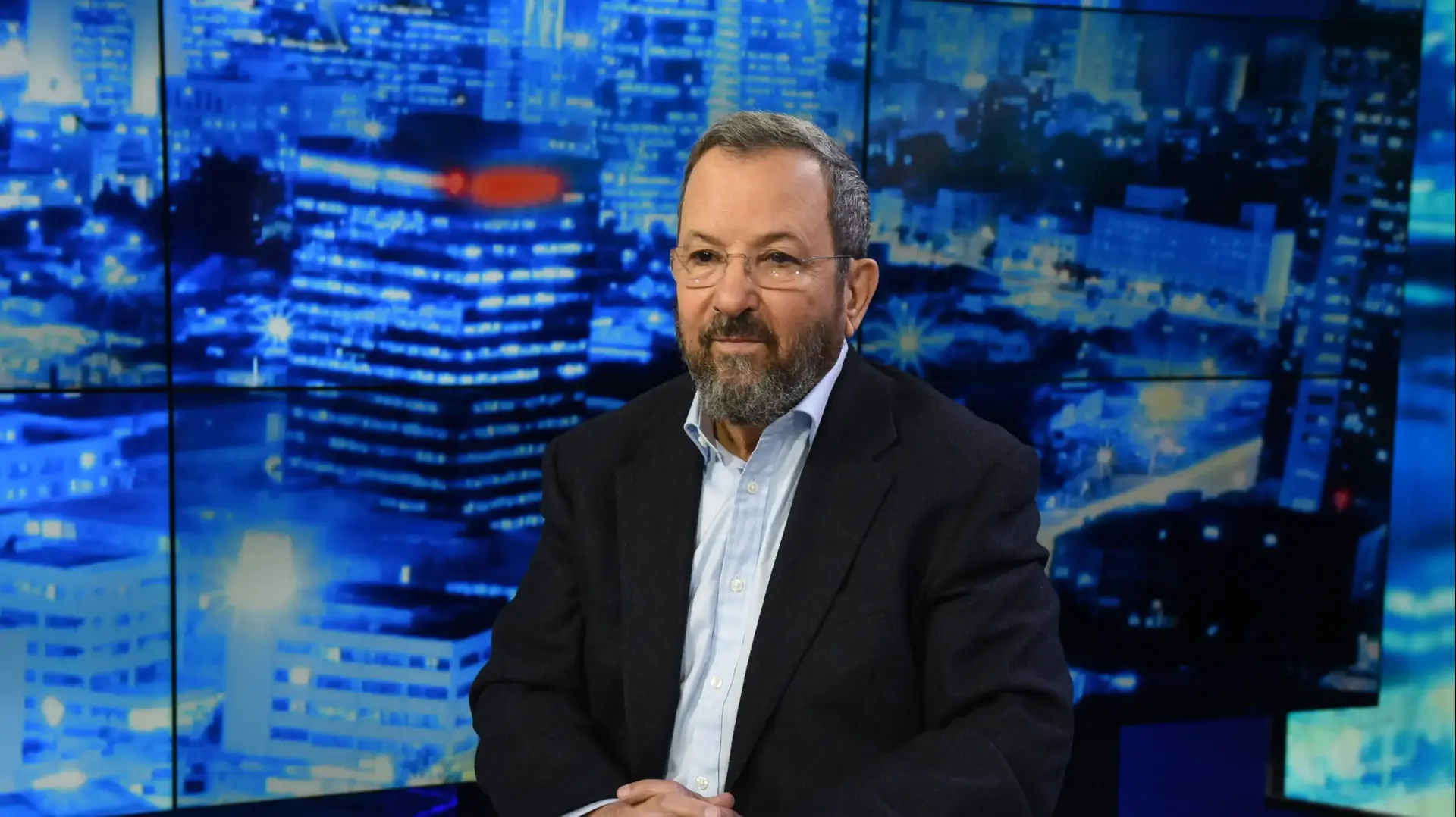 אהוד ברק לראיון אישי אחד על אחד עם יעקב אילון באולפן וואלה ניוז אהוד ברק לראיון אישי אחד על אחד עם יעקב אילון באולפן וואלה ניוז