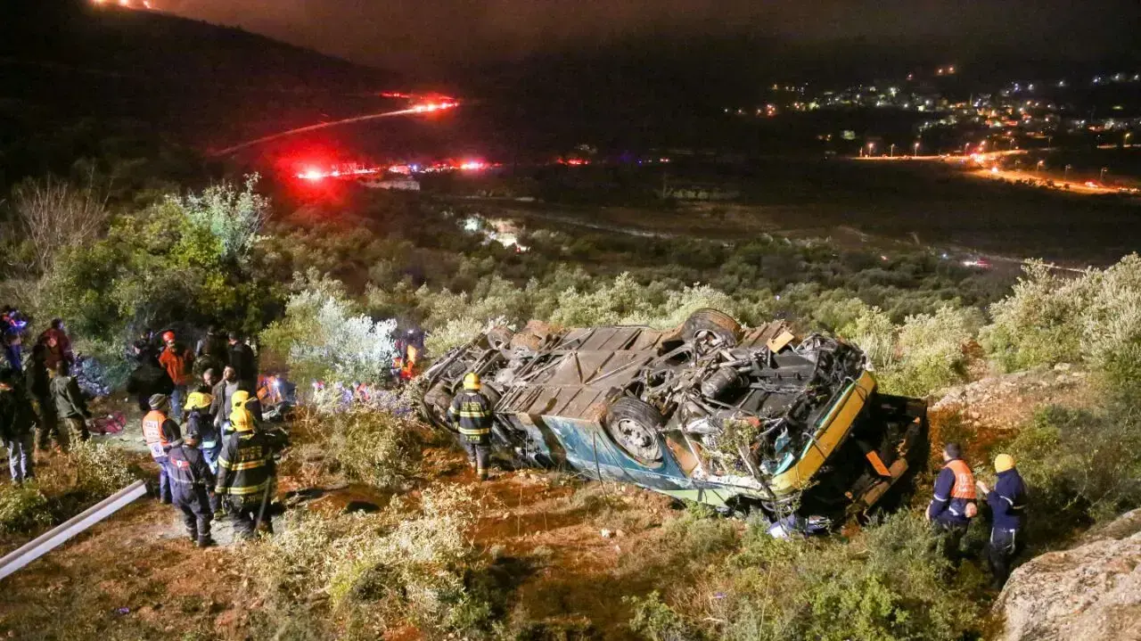 חילוץ הפצועים בהידרדרות האוטובוס לתהום במעלה לבונה, 27 בינואר 2017 חילוץ הפצועים בהידרדרות האוטובוס לתהום במעלה לבונה, 27 בינואר 2017