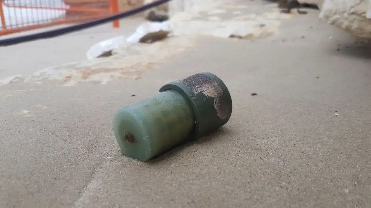 מוקשים נפלטו לחופי הרצליה בשל הסערה, 28 בינואר 2017 מוקשים נפלטו לחופי הרצליה בשל הסערה, 28 בינואר 2017
