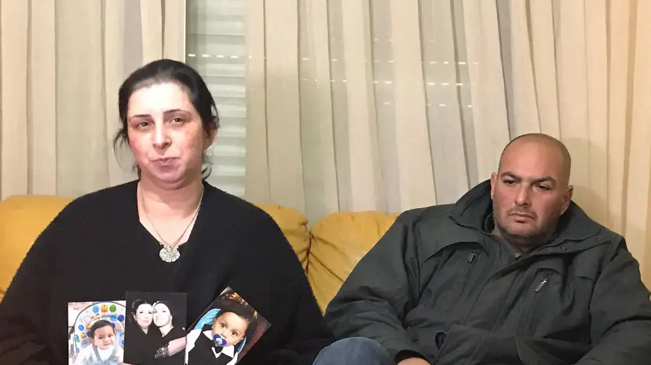איתן ורוית כרסנטי, הוריה של דור כרסנטי סלע שנרצחה. מגדל, 29 בינואר 2017 איתן ורוית כרסנטי, הוריה של דור כרסנטי סלע שנרצחה. מגדל, 29 בינואר 2017
