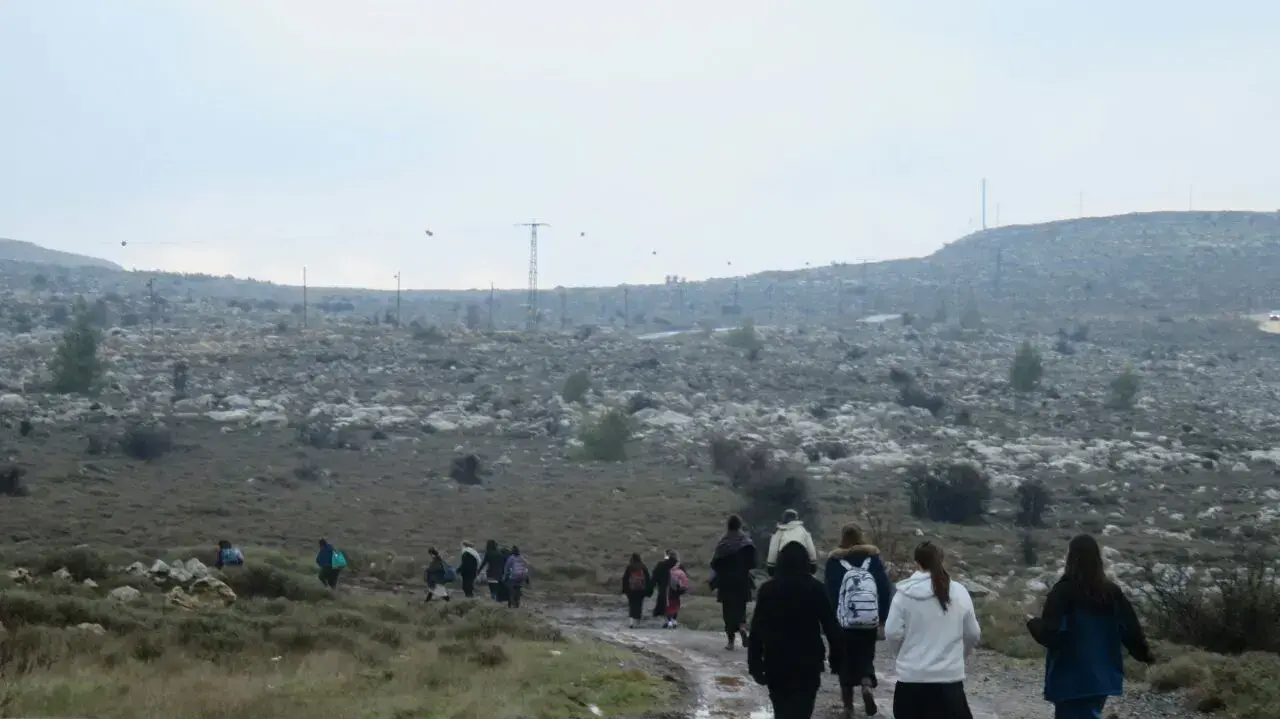 נערים ונערות הולכים לעמונה, 31 בינואר 2017 נערים ונערות הולכים לעמונה, 31 בינואר 2017