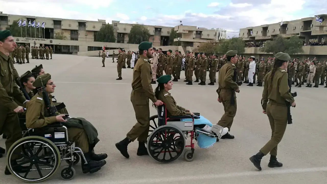 טקס סיום קורס קצינים של הקורס בו נהרג ונפצעו חיילים בפיגוע הדריסה בארמון הנציב. בה"ד 1, 31 בינואר 2017 טקס סיום קורס קצינים של הקורס בו נהרג ונפצעו חיילים בפיגוע הדריסה בארמון הנציב. בה"ד 1, 31 בינואר 2017