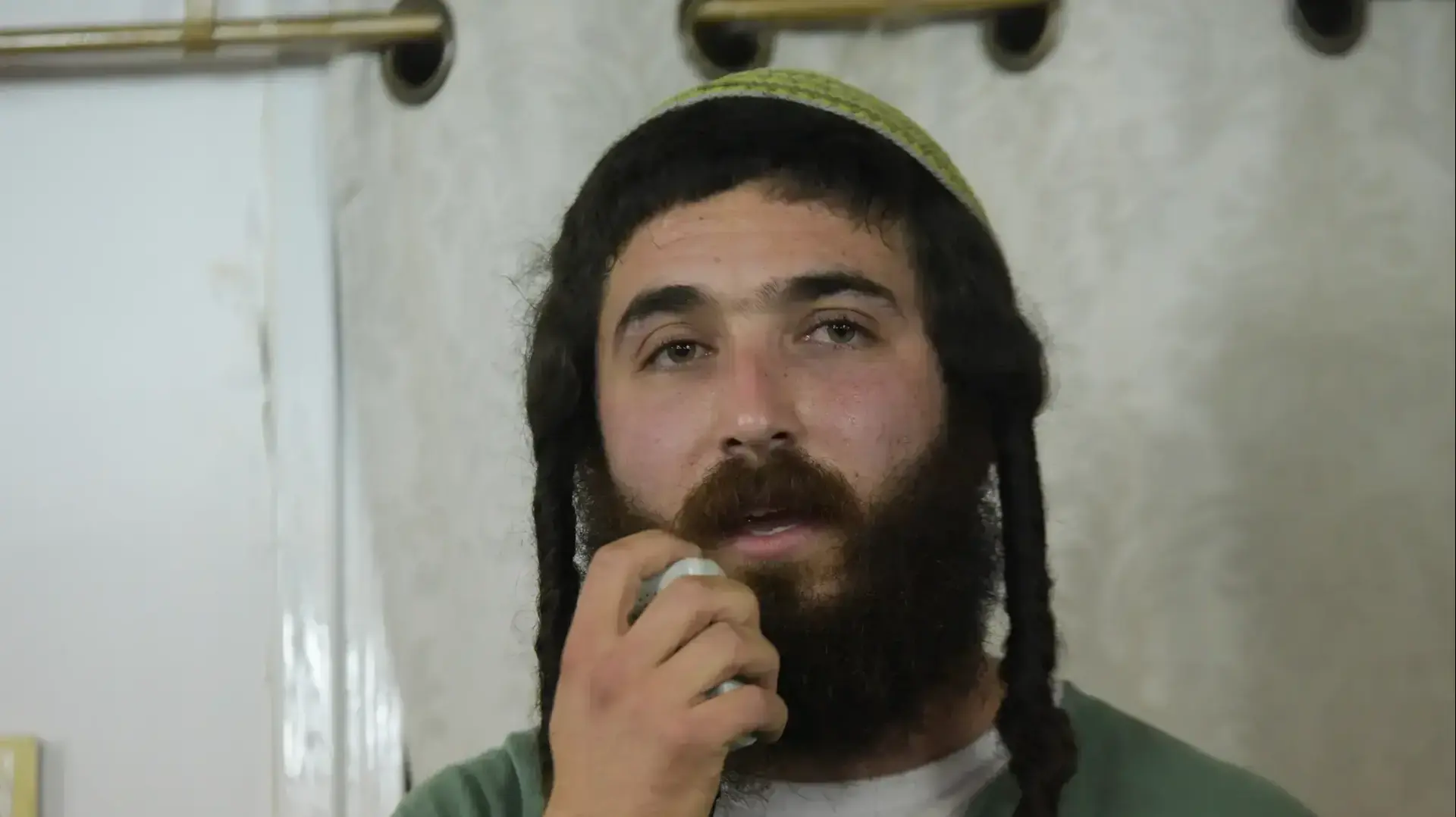 מטה המאבק למען עמונה בתדרוך פעילים לפני הפינוי. עמונה, 31 בינואר 2017 מטה המאבק למען עמונה בתדרוך פעילים לפני הפינוי. עמונה, 31 בינואר 2017