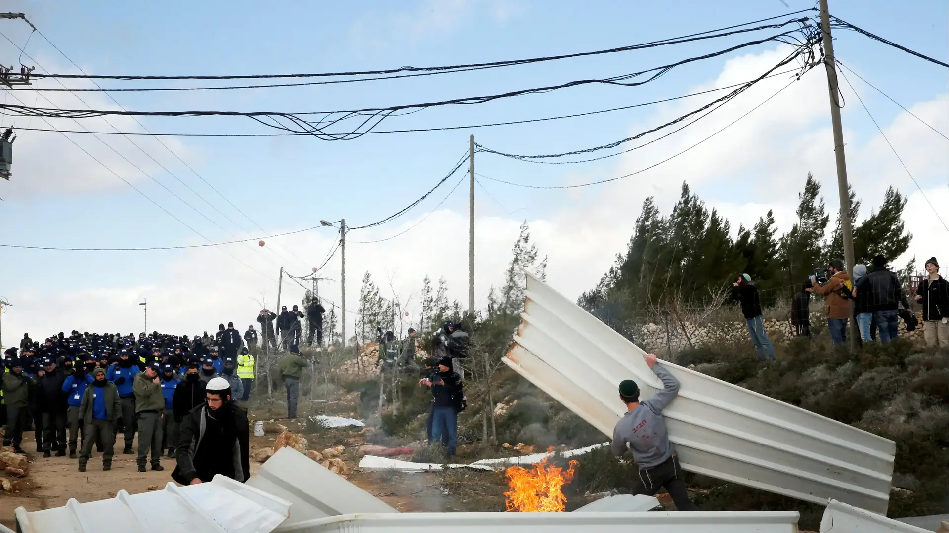 עימותים אלימים בין שוטרים לבין מתנגדי הפינוי במאחז עמונה, 1 בפברואר 2017