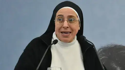 הנזירה הקתולית לוסיה קראם, שאמרה כי ייתכן שמריקה הקדושה לא הייתה בתולה, פברואר 2017 הנזירה הקתולית לוסיה קראם, שאמרה כי ייתכן שמריקה הקדושה לא הייתה בתולה, פברואר 2017
