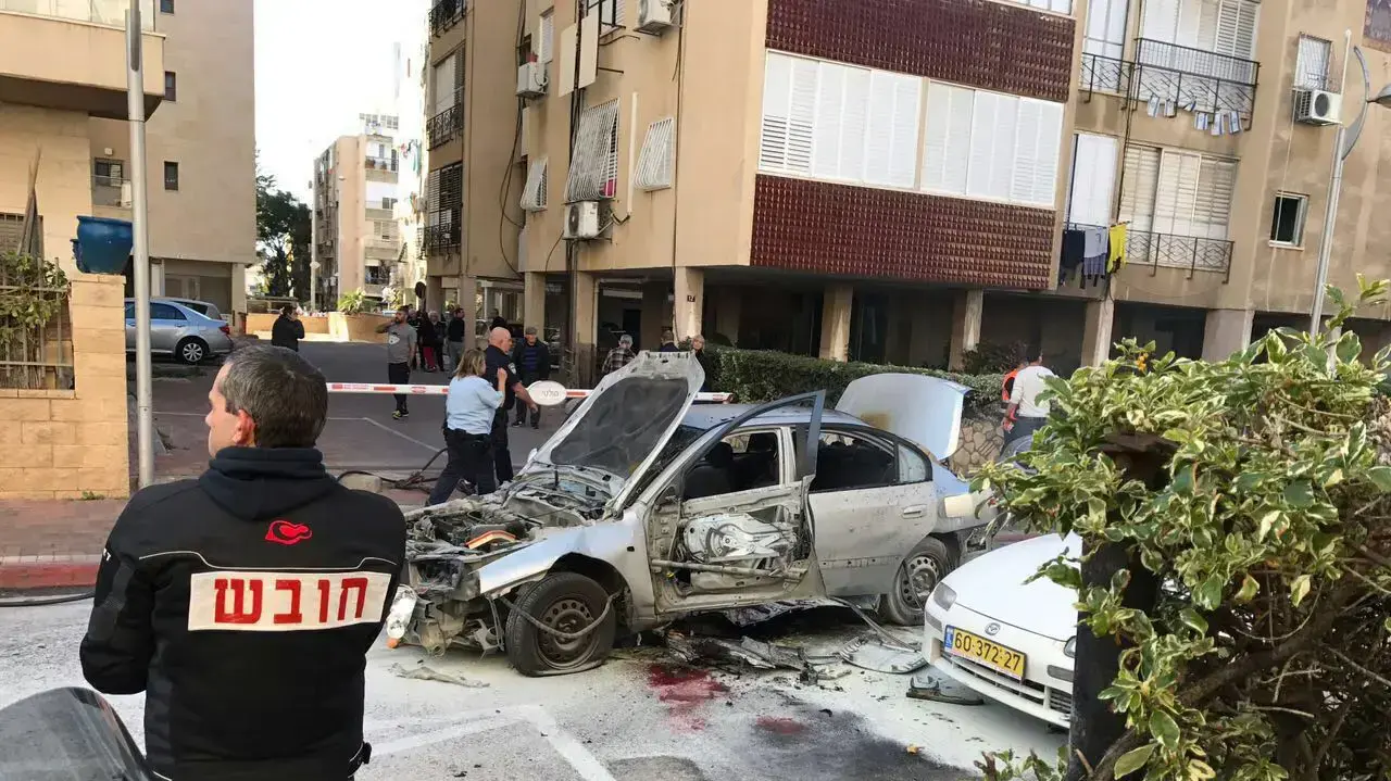 זירת פיצוץ כלי רכב ברחוב יבנה שבחולון, פברואר 2017 זירת פיצוץ כלי רכב ברחוב יבנה שבחולון, פברואר 2017