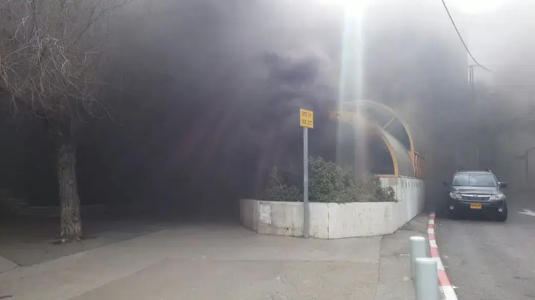 שריפה פרצה בתחנת הכרמלית כיכר פריז בחיפה, 4 בפברואר 2017 שריפה פרצה בתחנת הכרמלית כיכר פריז בחיפה, 4 בפברואר 2017