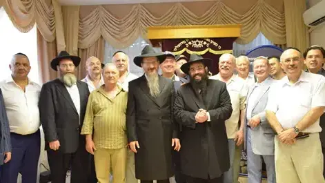 הרב ארי אדלקופף מבית החב"ד של העיר סוצ'י והרב ברל לזר רבה הראשי של רוסיה בבית החב"ד בסוצ'י