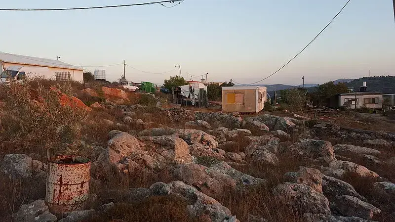המאחז תפוח מערב בסמוך לכפר תפוח בשומרון, יולי 2015